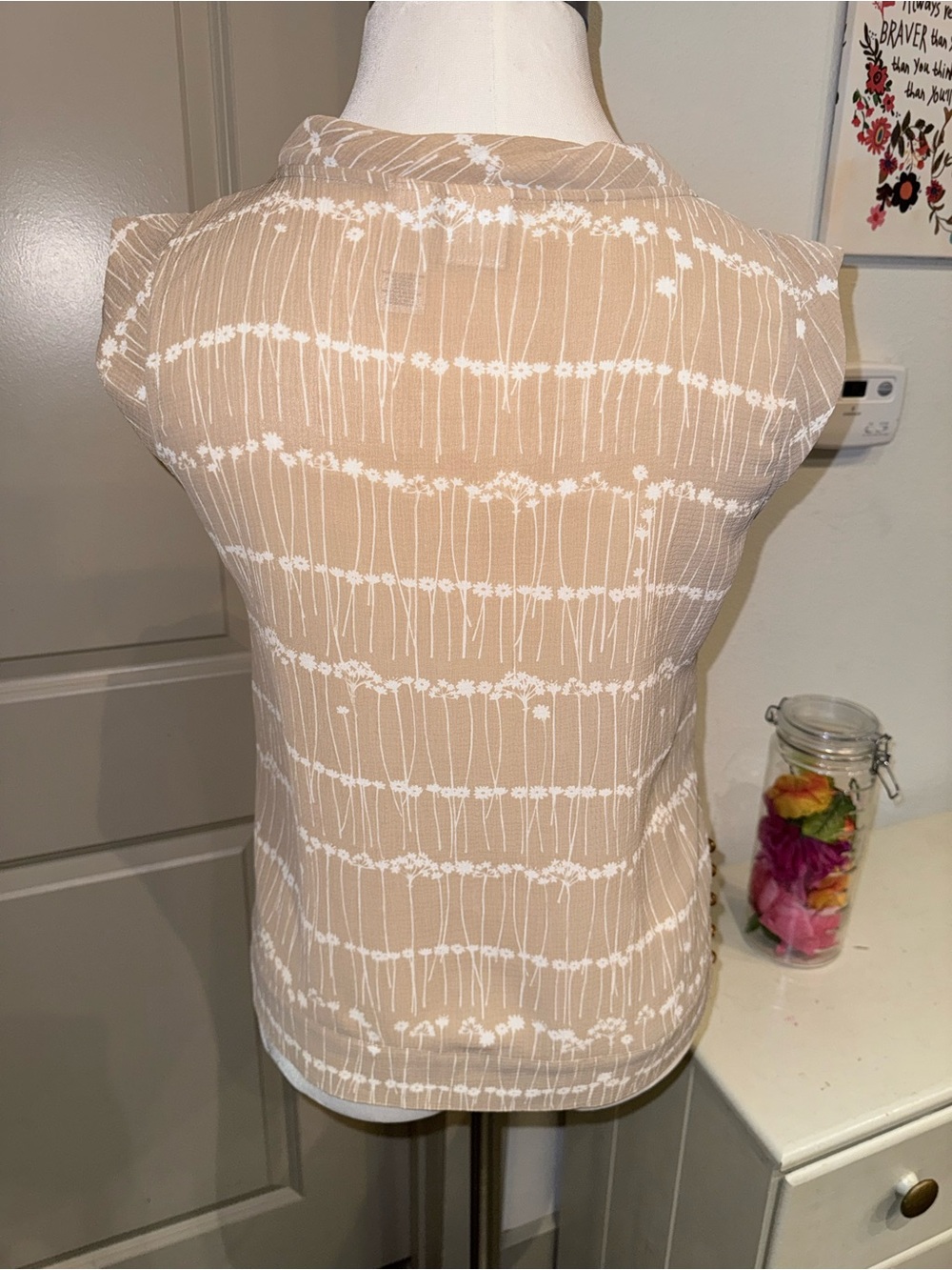 ⭐️ NWOT Emma James Bow Tie Sleeveless Beige Top size 12 - Picture 4 of 5